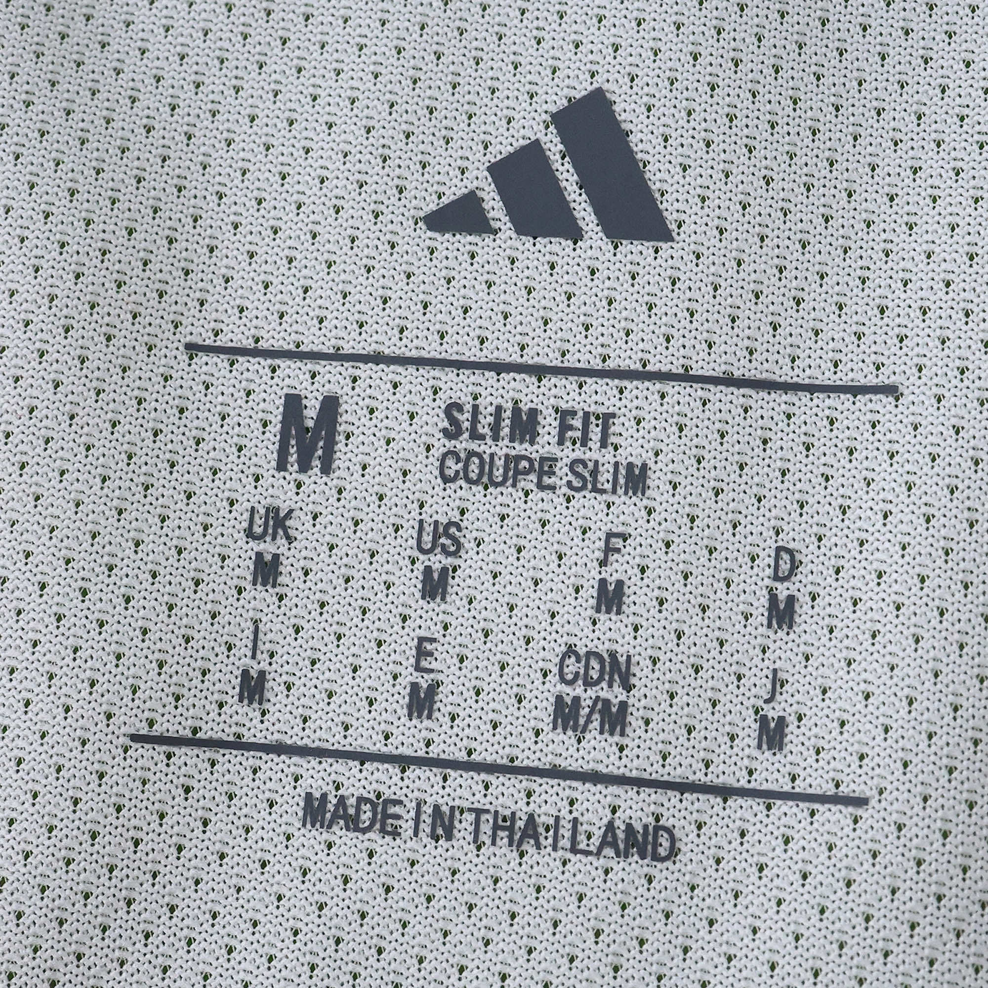 Bayern M 2025/26 Tercera Versión Jugador