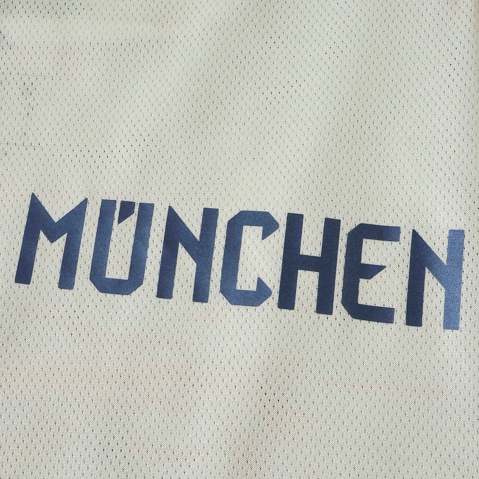 Bayern M 2025/26 Tercera Versión Jugador